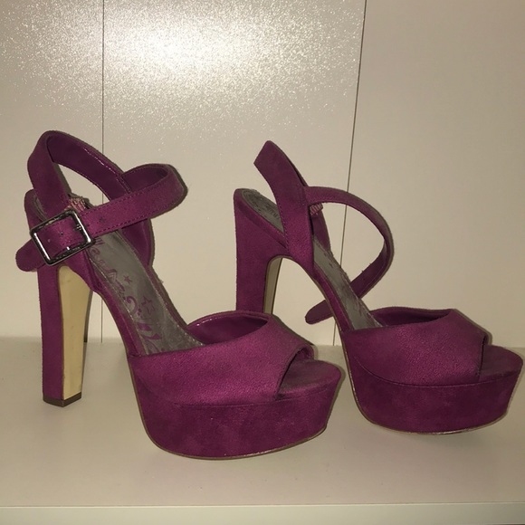 macy's purple pumps
